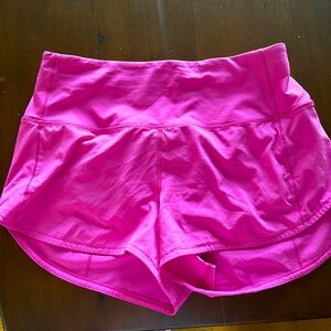 Lululemon speed up high rise shorts in 2.5 length size 6